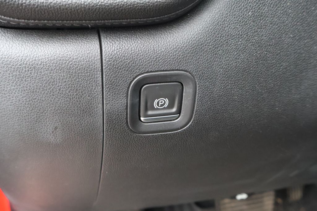 Thumbnail: 2019 Chevrolet Silverado 1500 - 17