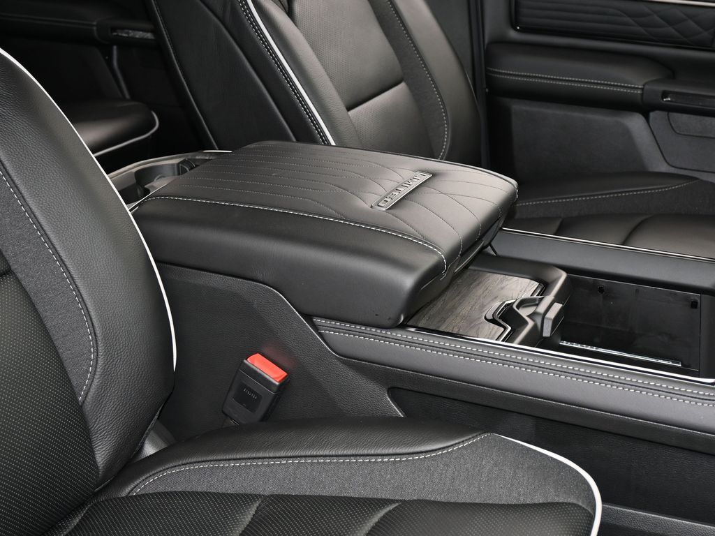 New 2026 Diamond Black Crystal Pearlcoat Ram Limited image 39