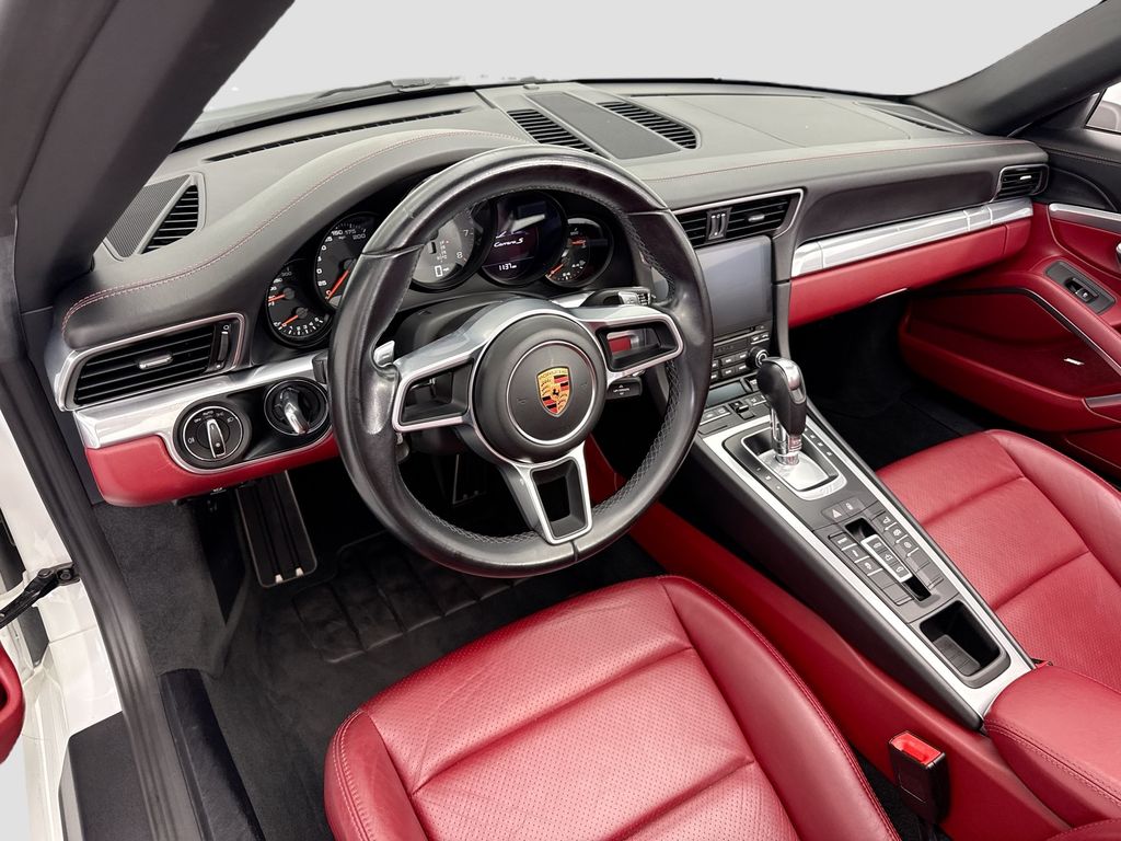 Thumbnail: 2019 Porsche 911 - 6