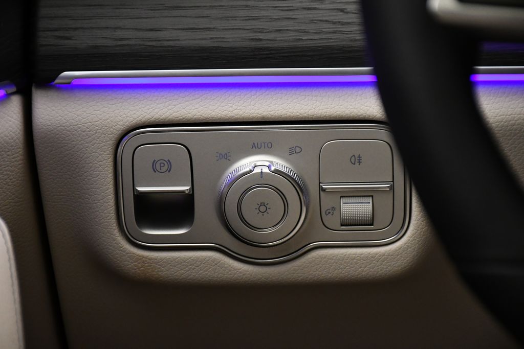 Thumbnail: 2026 Mercedes-Benz GLE - 21