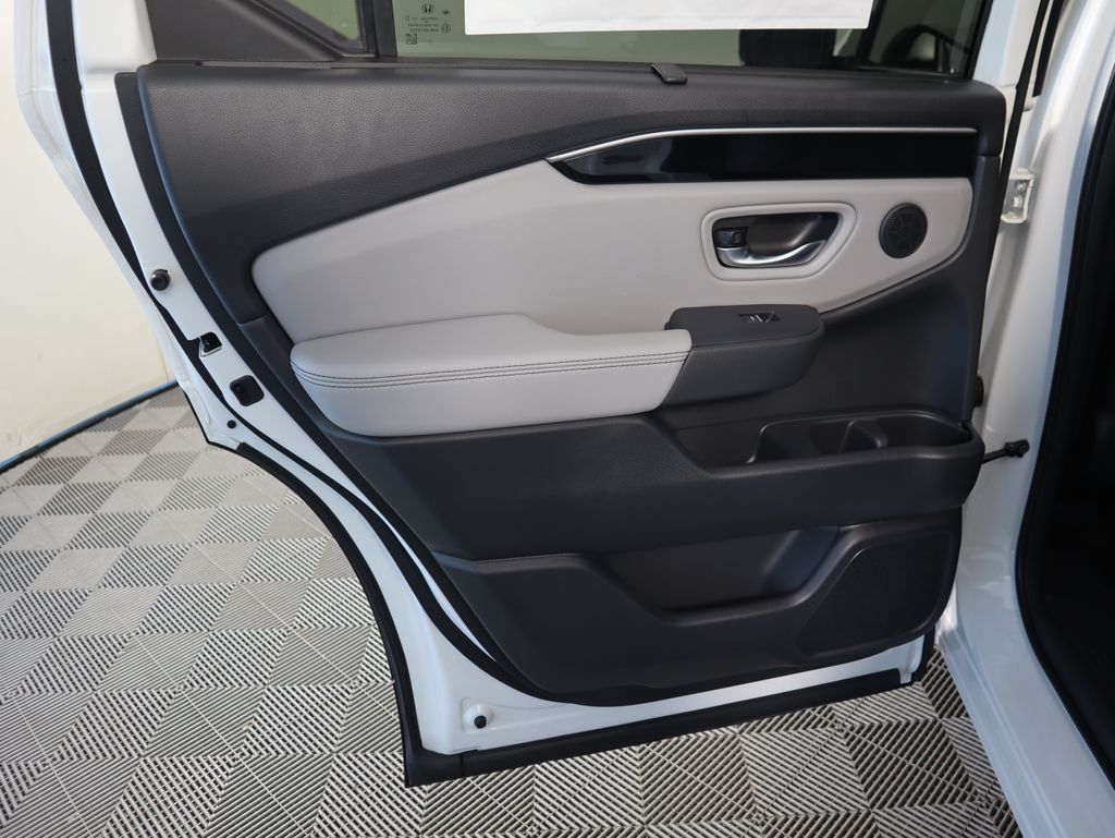 Thumbnail: 2025 Honda Pilot - 27