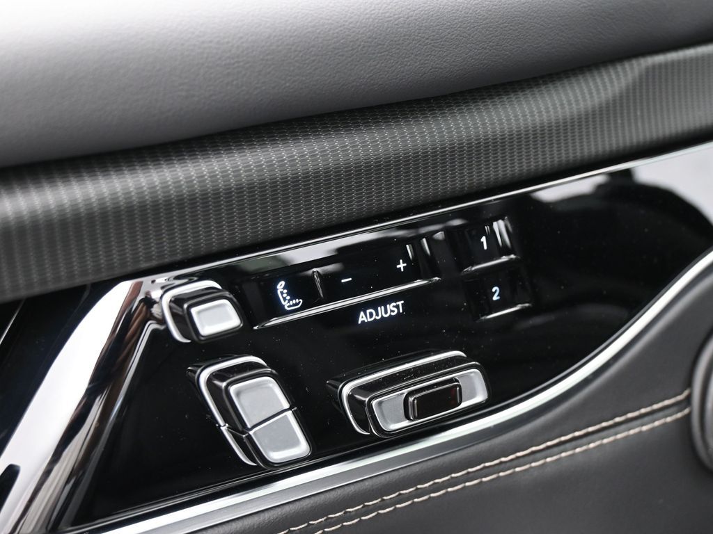 New 2026 Silver Zynith Jeep Summit Obsidian image 18