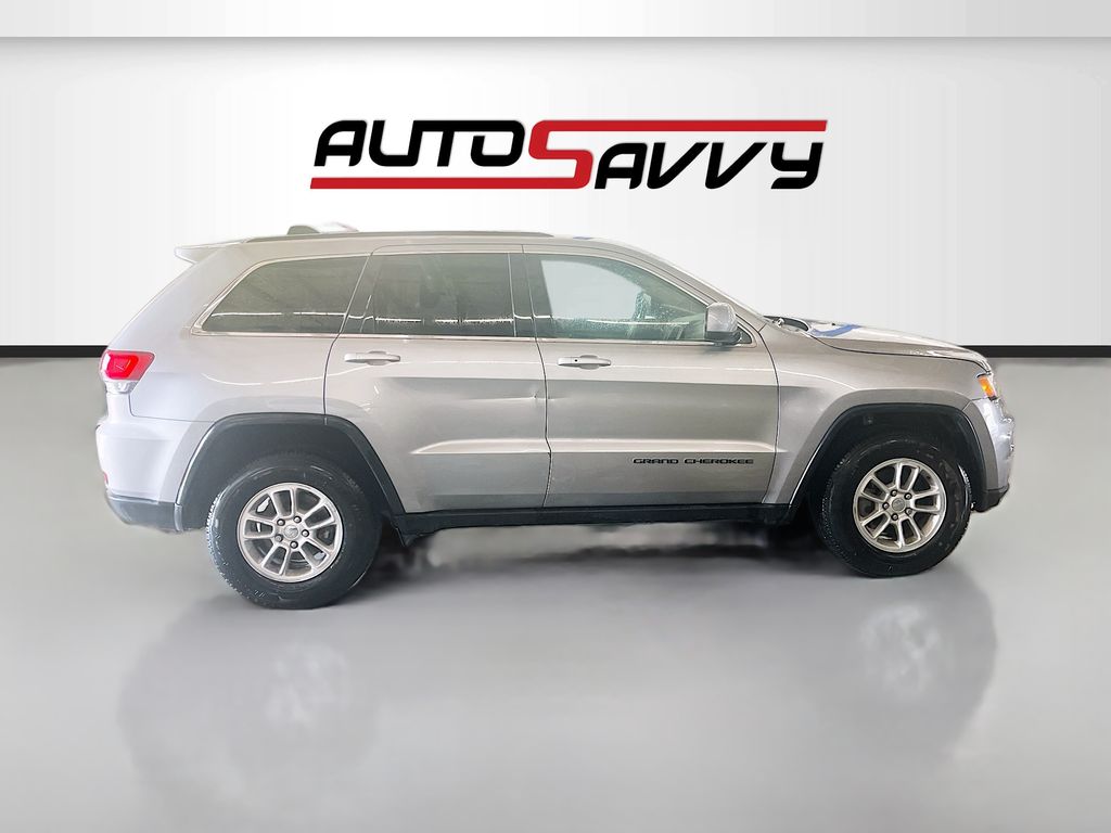 Used 2019 Silver Jeep Laredo image 8