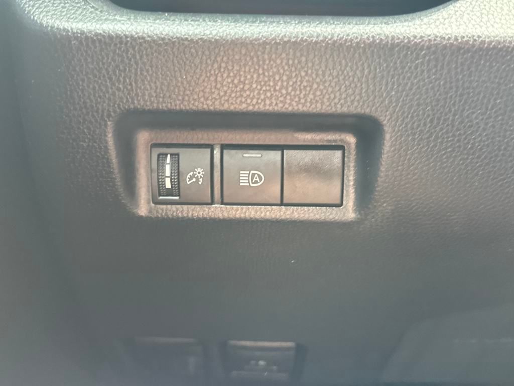 2022 Toyota RAV4 LE photo 27