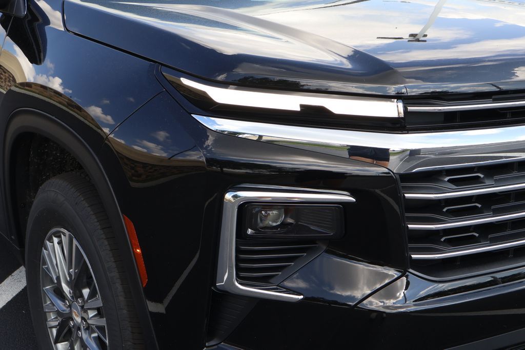 Thumbnail: 2027 Chevrolet Traverse - 3