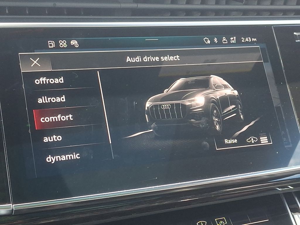 2024 Audi Q8 Prestige 25