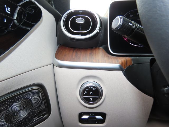 Thumbnail: 2024 Mercedes-Benz C-Class - 16