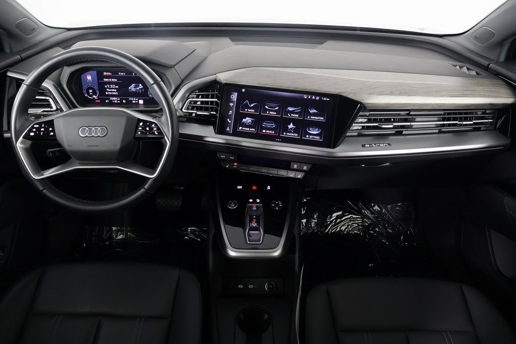 Thumbnail: 2023 Audi Q4 e-tron - 8
