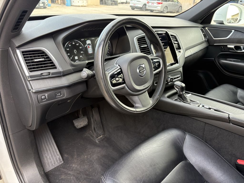 2020 Volvo XC90 T5 Momentum White at Ultimate Motorsports