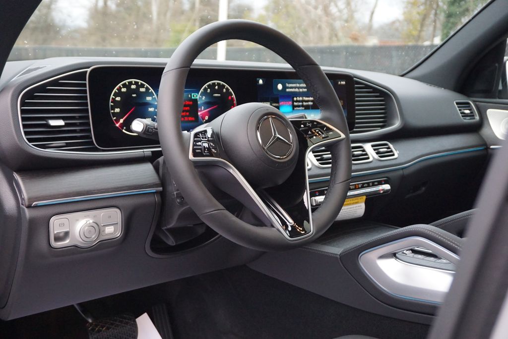 Thumbnail: 2026 Mercedes-Benz GLE - 10