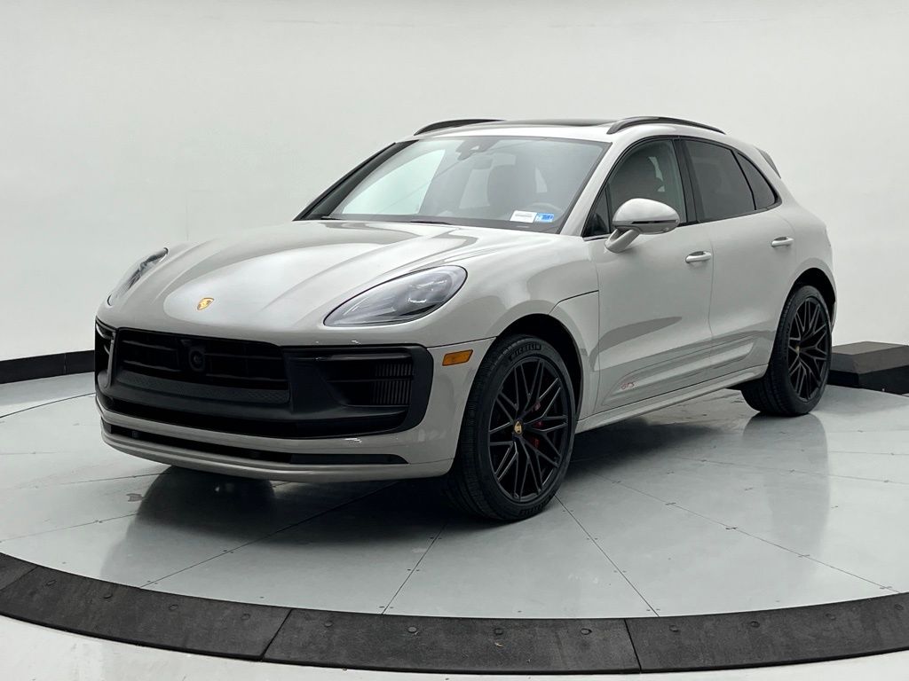 Thumbnail: 2023 Porsche Macan - 1