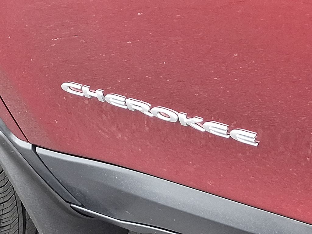 Thumbnail: 2021 Jeep Cherokee - 31