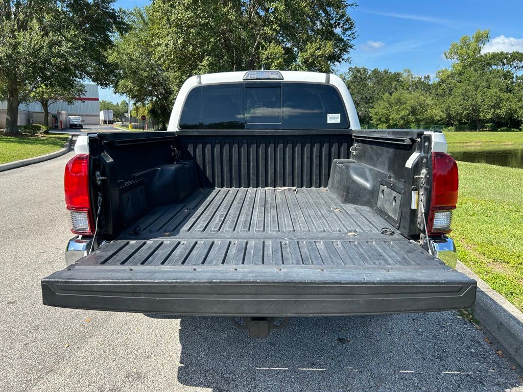Thumbnail: 2018 Toyota Tacoma - 10