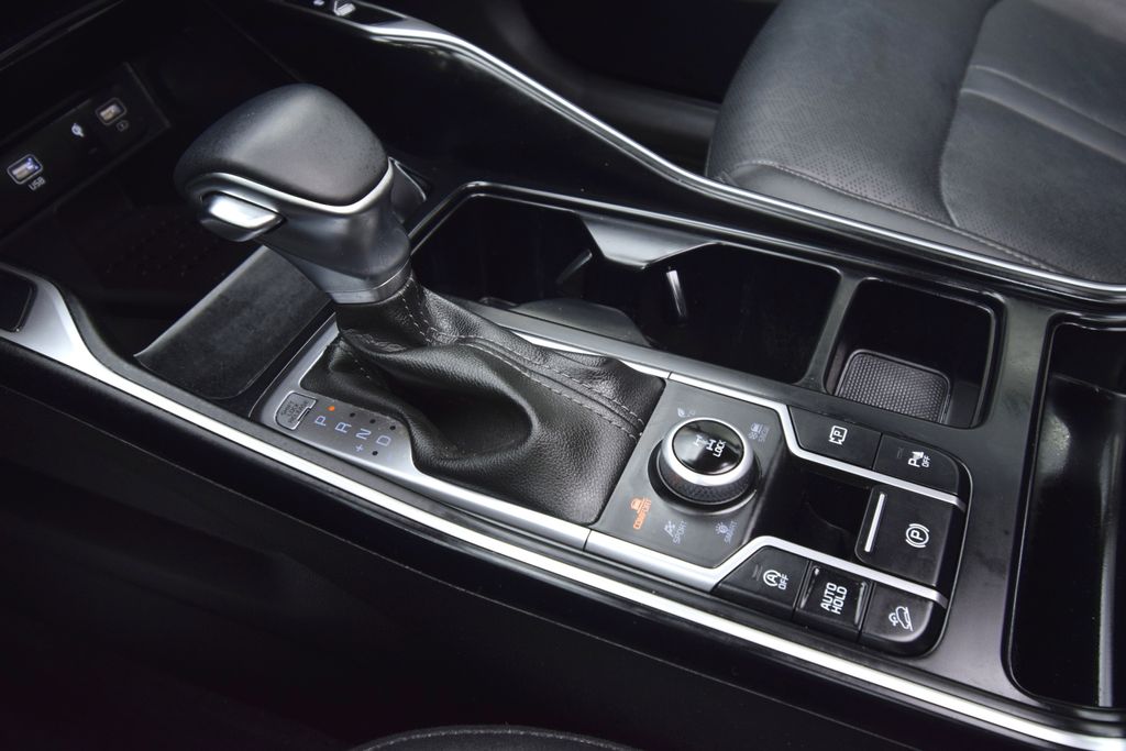 used 2023 Kia Sorento car, priced at $28,000