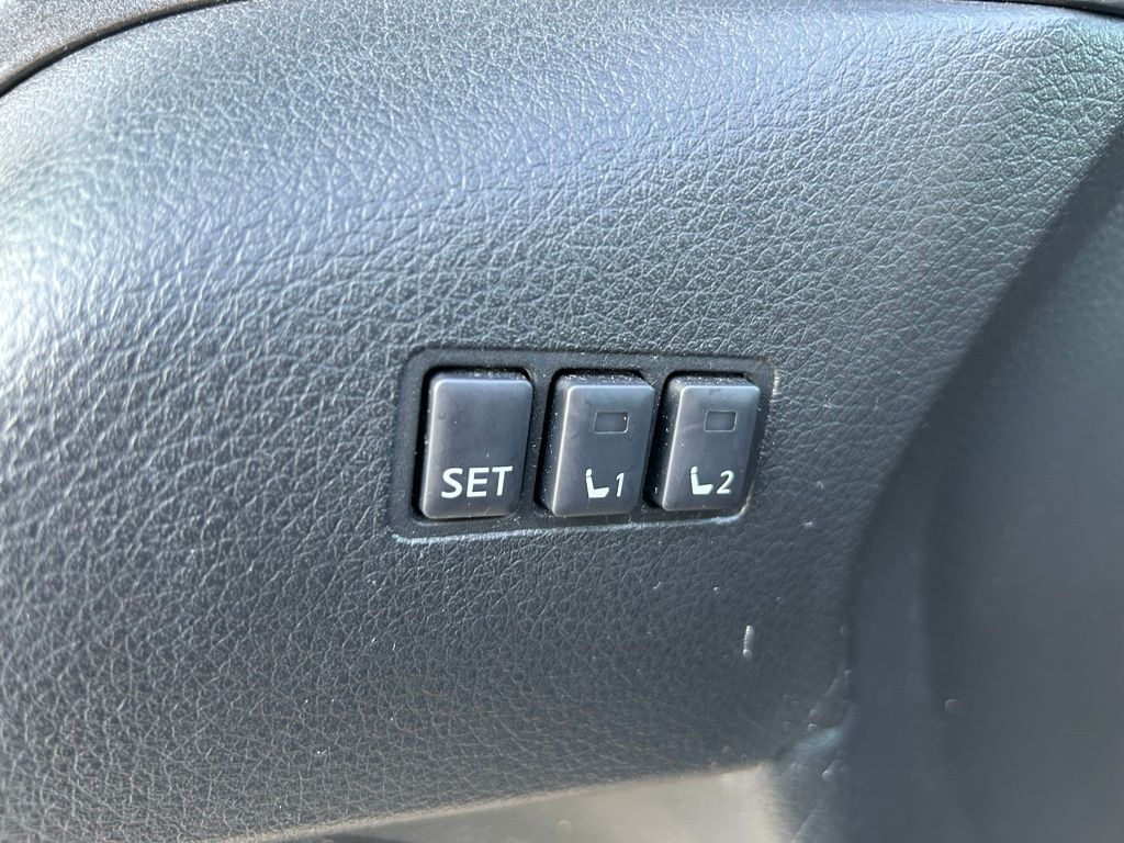 2019 Nissan Rogue SV 18