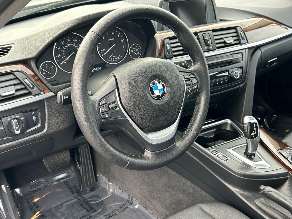 Thumbnail: 2015 BMW 3 Series - 13