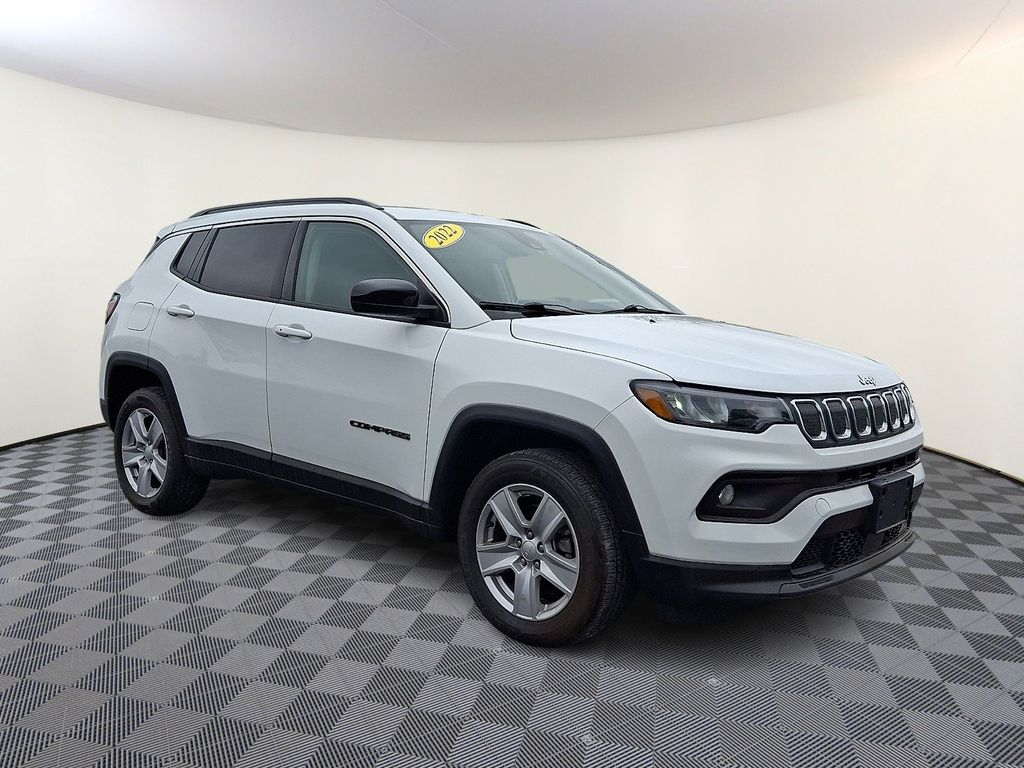 Bright White Clearcoat 2022 Jeep Compass Latitude 4WD SUV / Crossover Four-Wheel Drive 9-Speed Automatic
