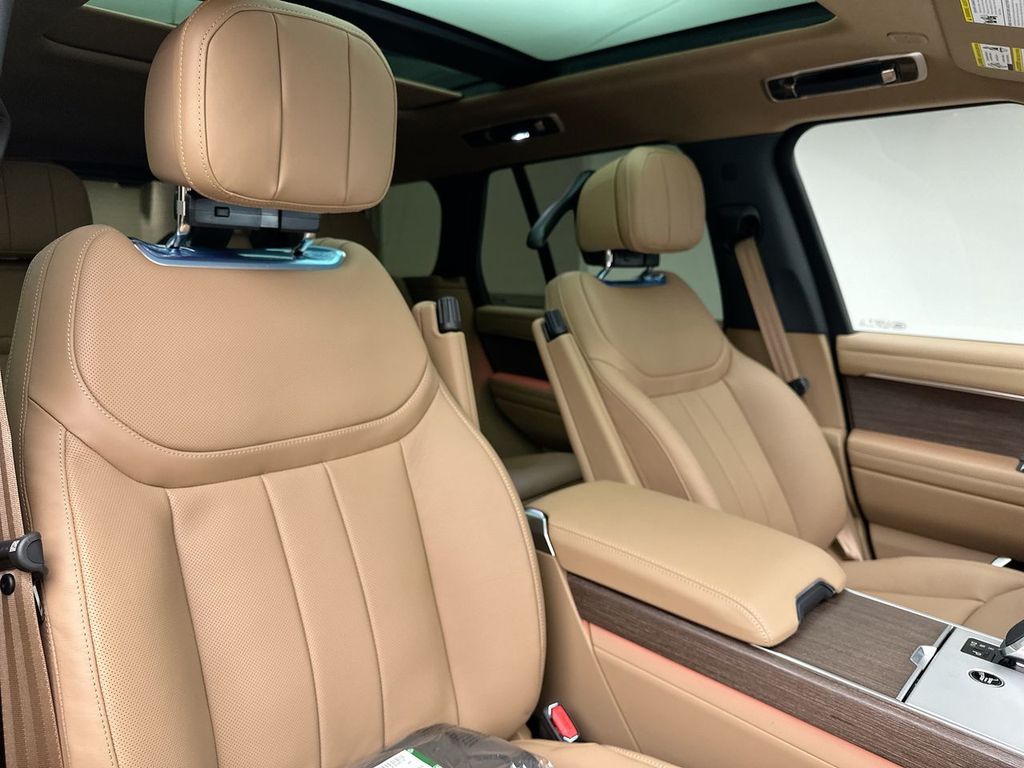 Thumbnail: 2026 Land Rover Range Rover - 6