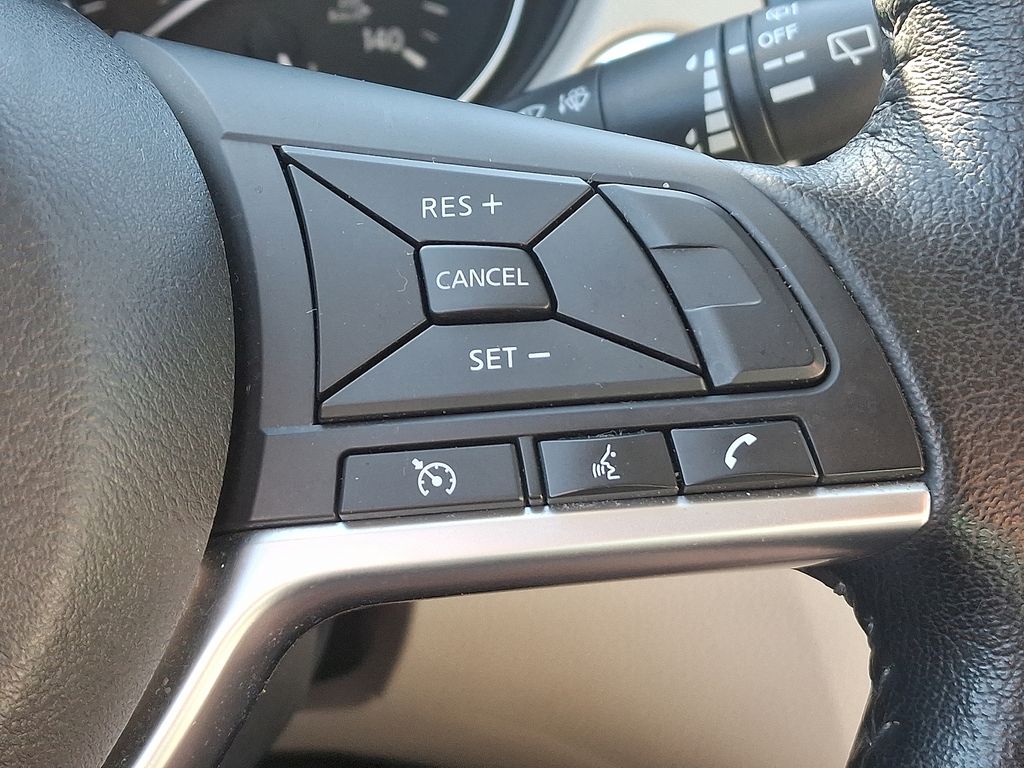 2022 Nissan Rogue Sport SV 22