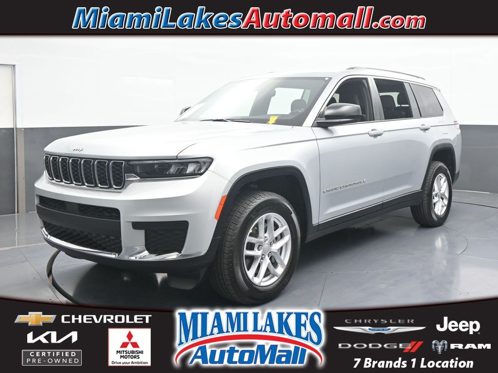 2024 Jeep Grand Cherokee L Laredo's photo