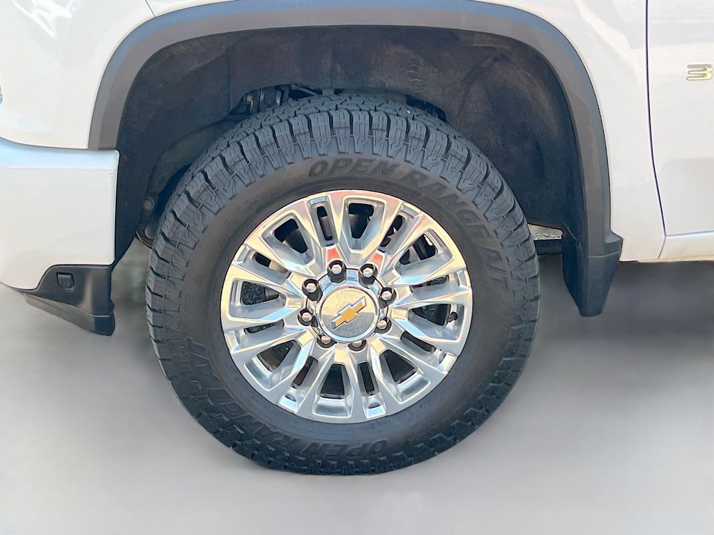 Used 2023 White Chevrolet High Country image 33