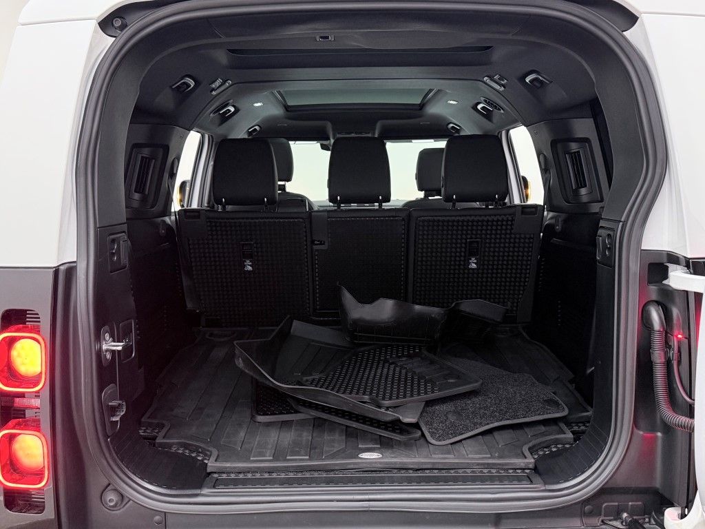 Thumbnail: 2024 Land Rover Defender - 26