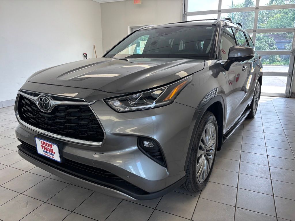 Heavy Metal 2026 Toyota Highlander SUV / Crossover All-Wheel Drive 8-Speed Automatic
