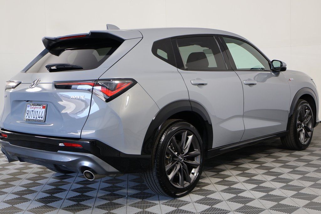 Thumbnail: 2025 Acura ADX - 4