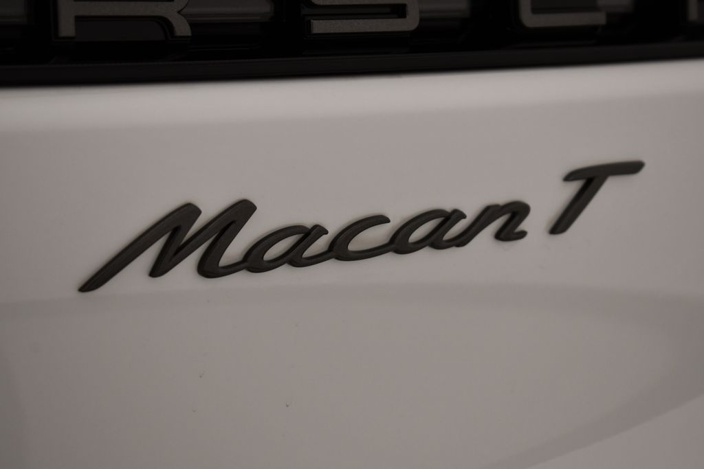 2024 Porsche Macan T 9