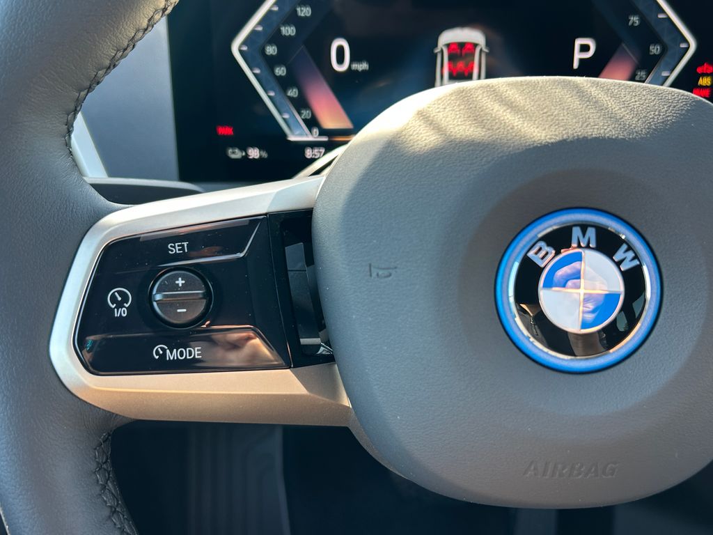 2025 BMW iX xDrive50 19