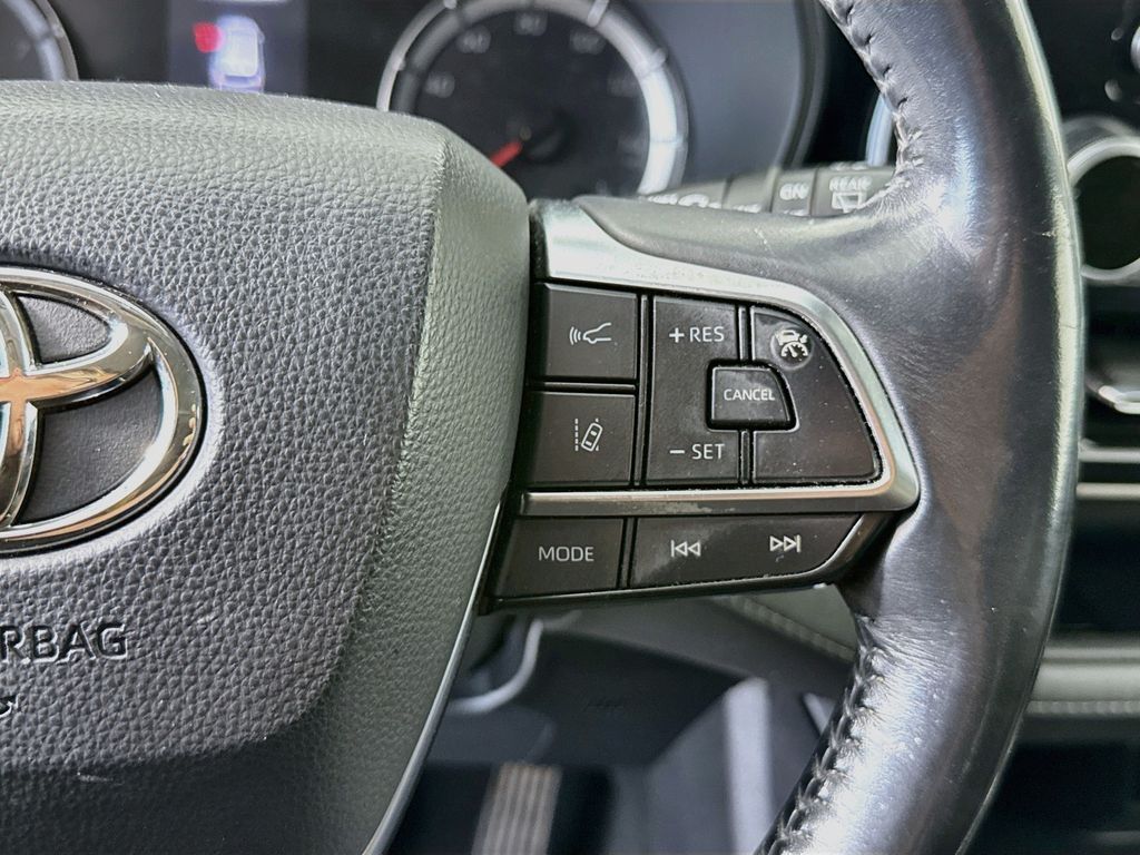 Thumbnail: 2021 Toyota Highlander - 12