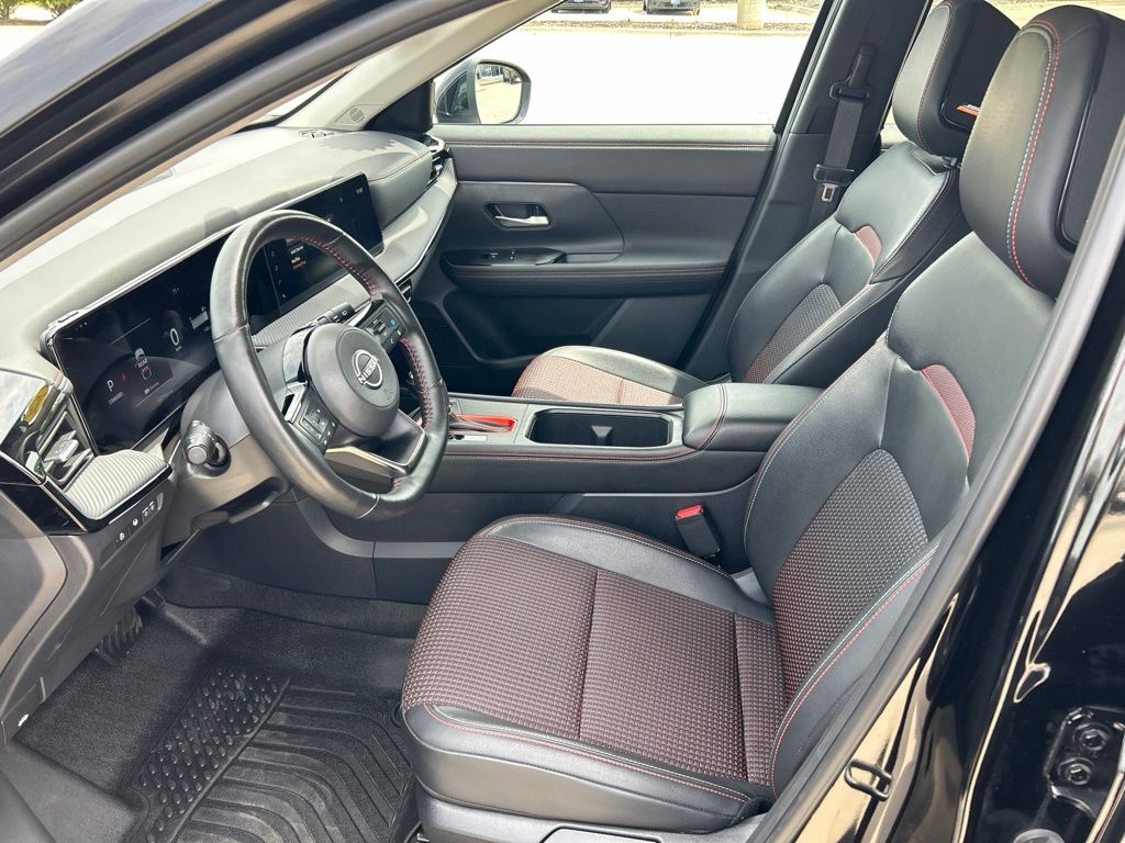 Used 2025 Nissan Kicks SUV