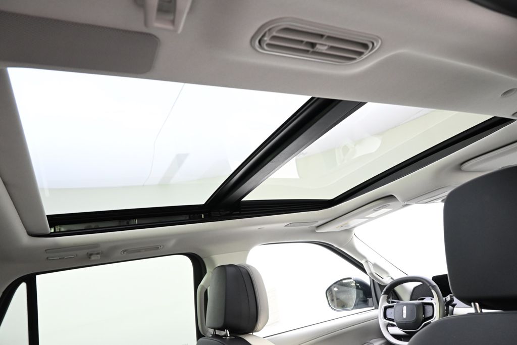 New 2026 Gray Lincoln Reserve image 17