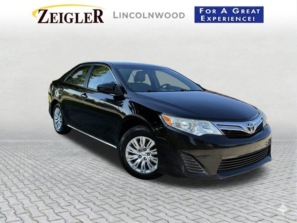 Attitude Black Metallic 2014 Toyota Camry Sedan Front-Wheel Drive 6-Speed Automatic