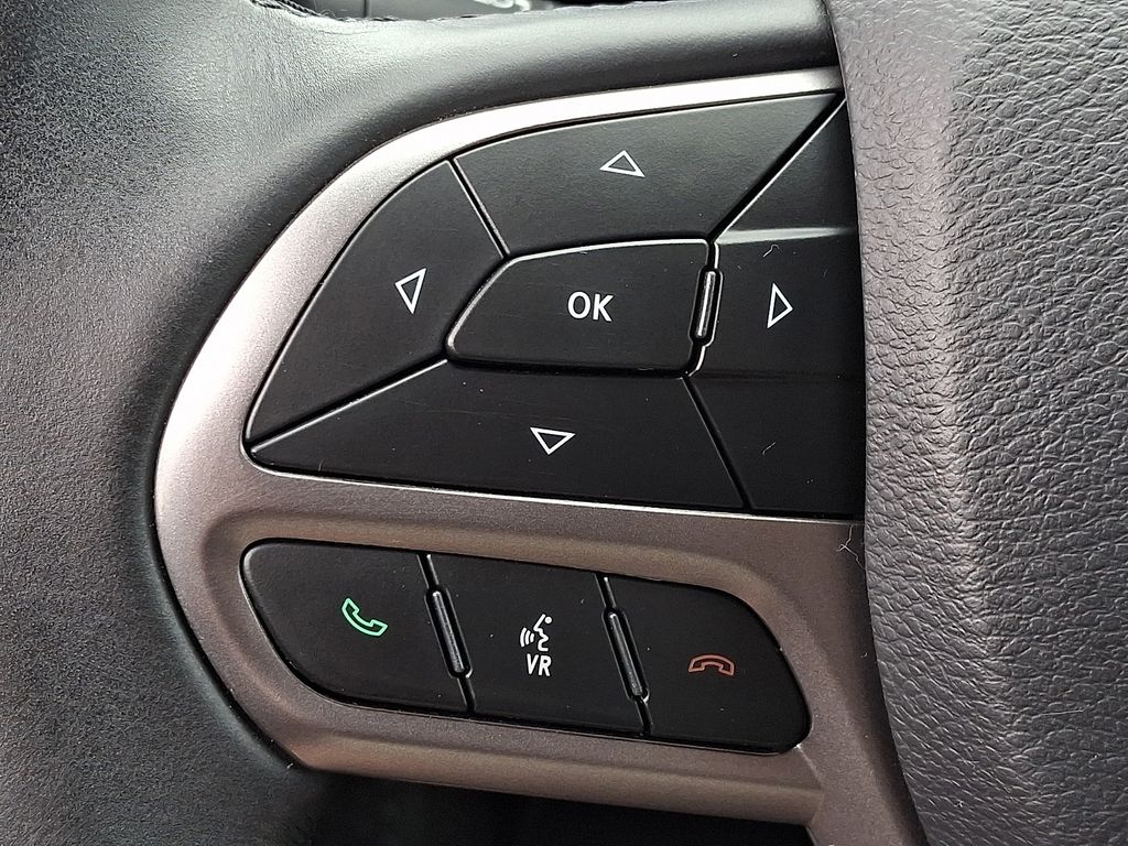 2019 Jeep Cherokee Limited Silver at Subaru and VW of Moon Township