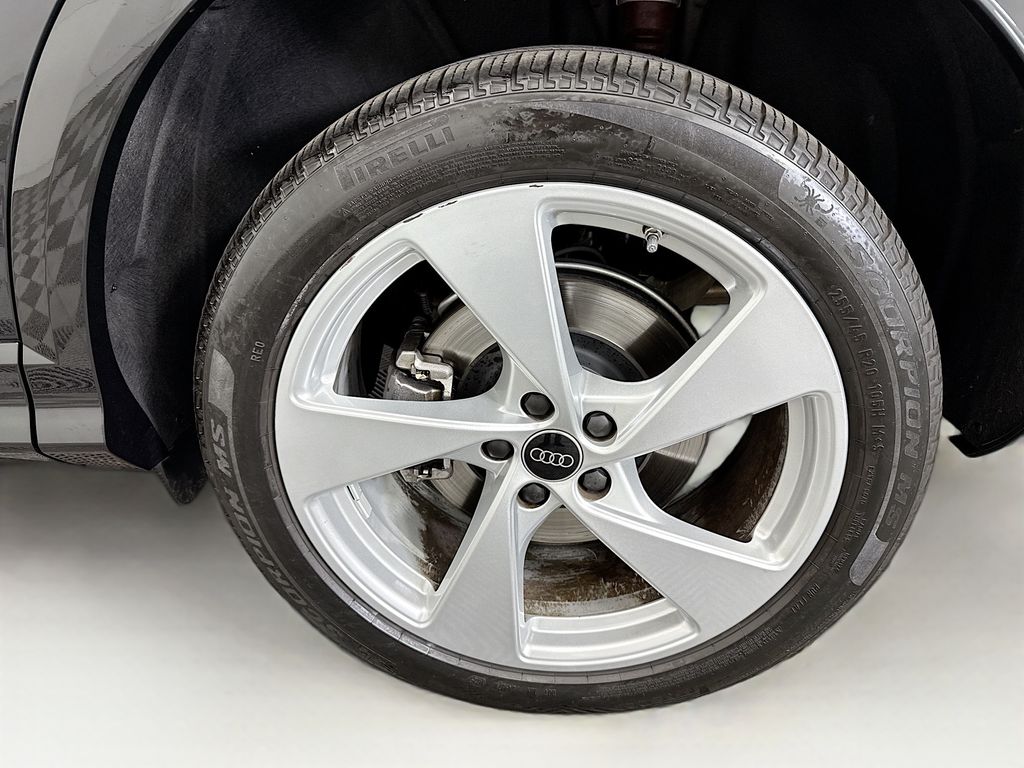 Thumbnail: 2025 Audi Q5 - 30