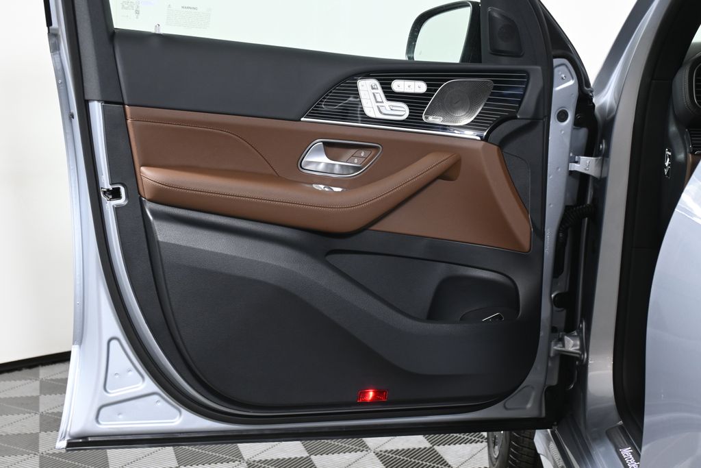 Thumbnail: 2026 Mercedes-Benz GLE - 24