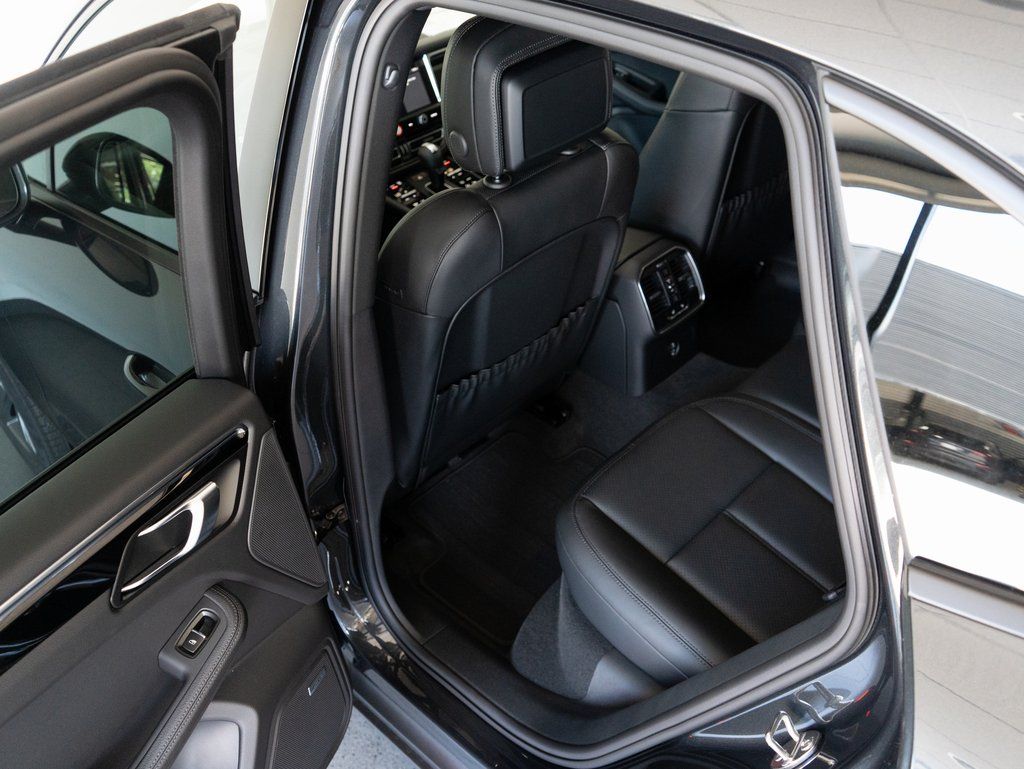 New 2025  Porsche  image 23