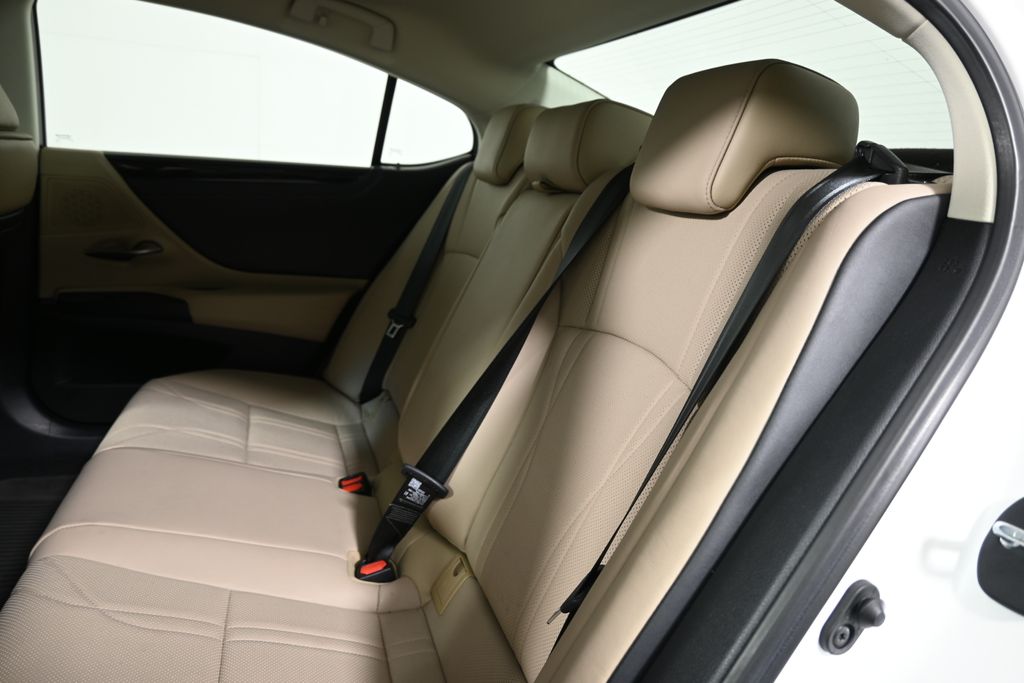 Thumbnail: 2020 Lexus ES - 5