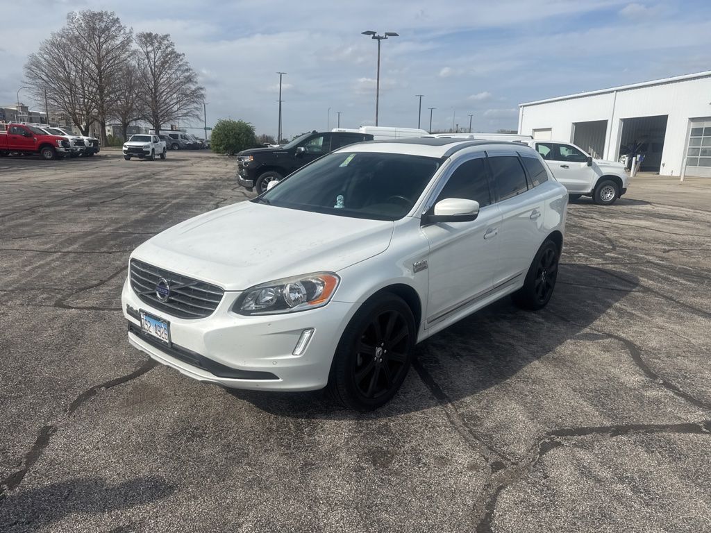White 2016 Volvo XC60 T6 Drive-E AWD SUV / Crossover All-Wheel Drive Automatic