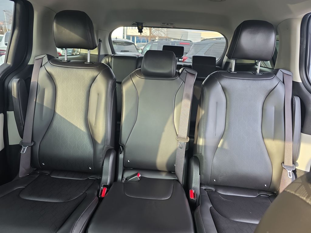 Certified Used 2023 Gray Kia LX image 30