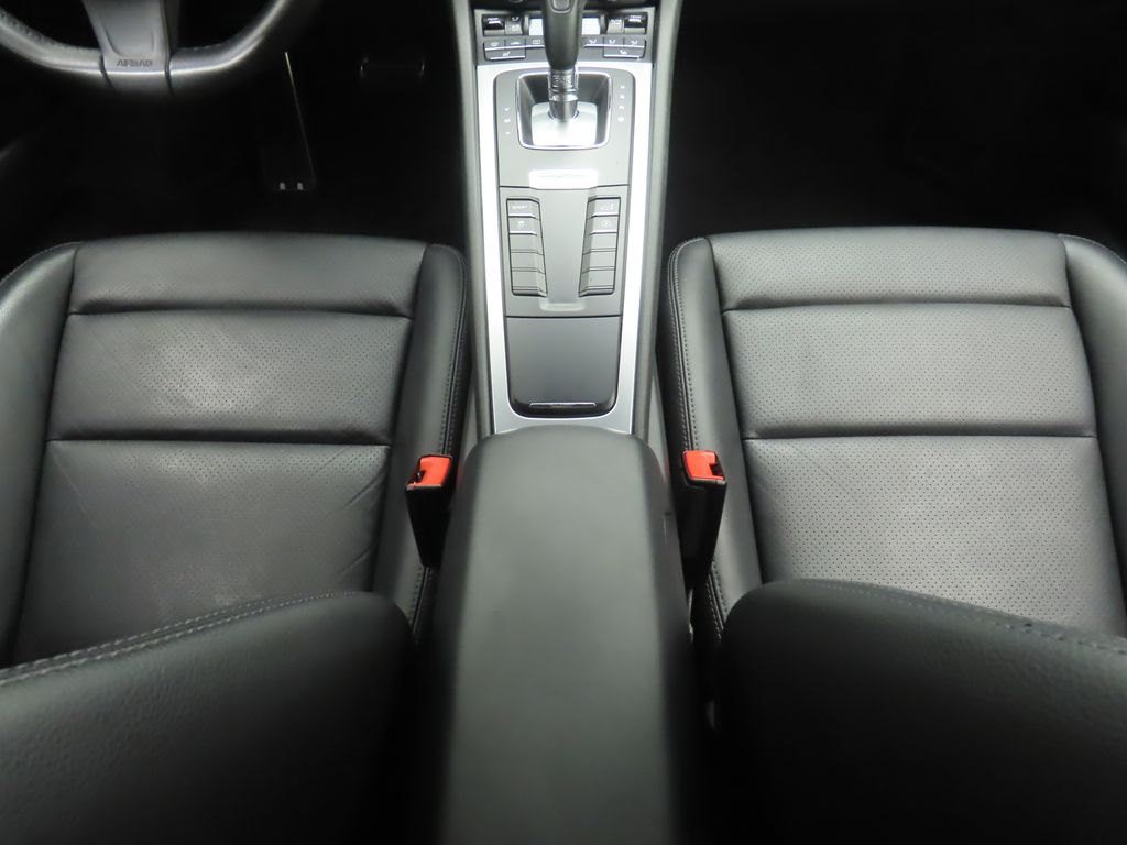 Thumbnail: 2016 Porsche Cayman - 18