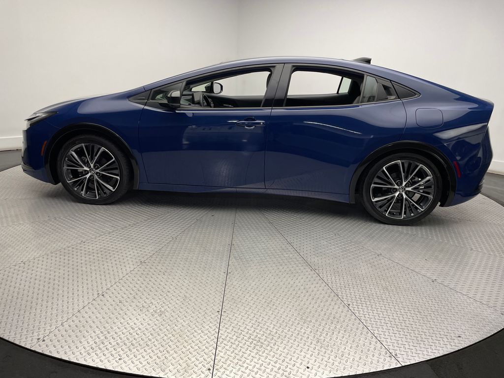 2023 Toyota Prius Limited 8