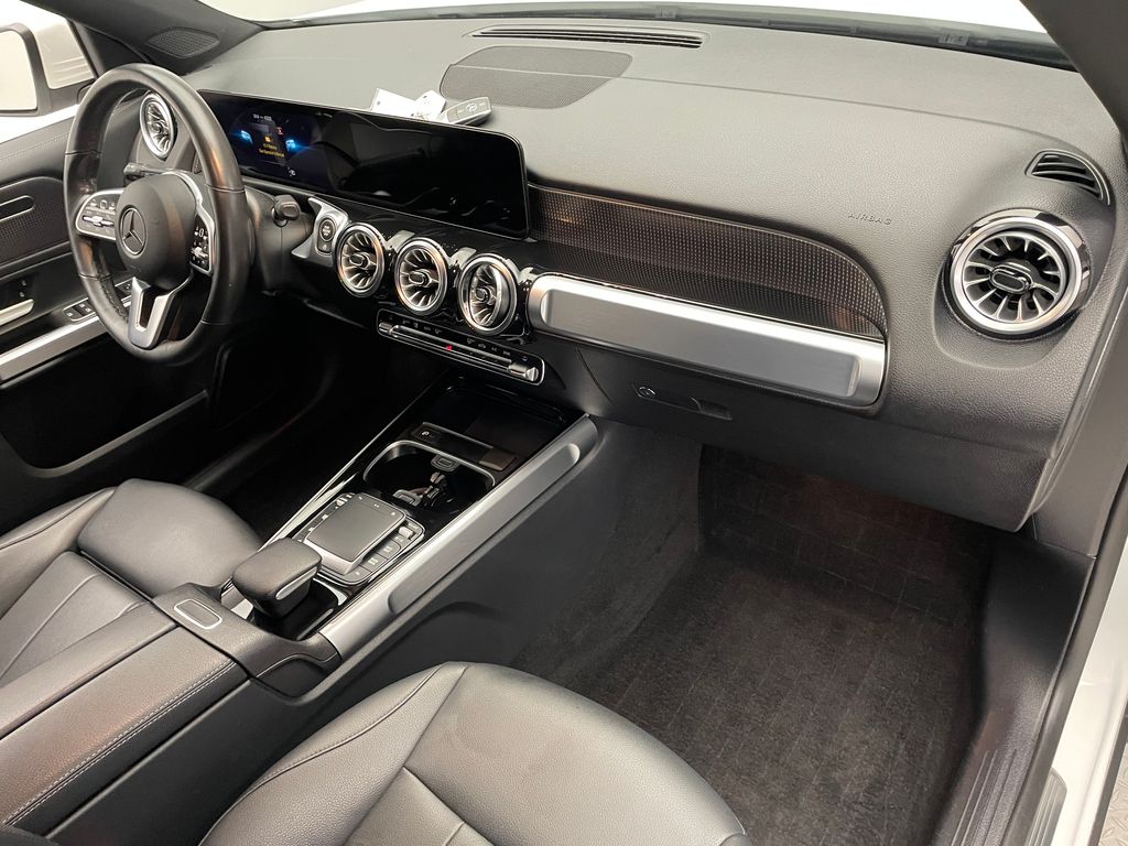 Thumbnail: 2022 Mercedes-Benz GLB - 16