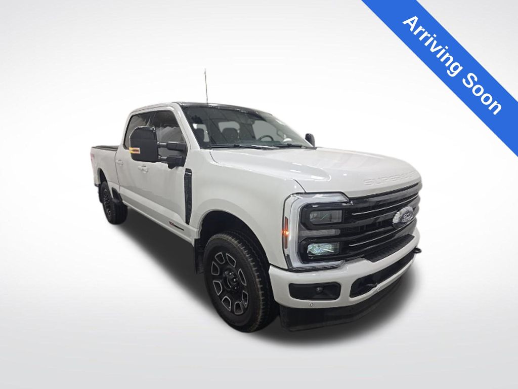 White 2025 Ford F-250 Super Duty Platinum Crew Cab 4WD Pickup Truck Four-Wheel Drive Automatic