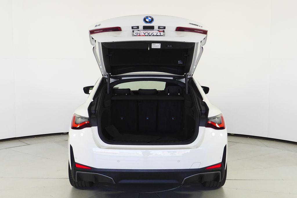 Thumbnail: 2023 BMW i4 - 10