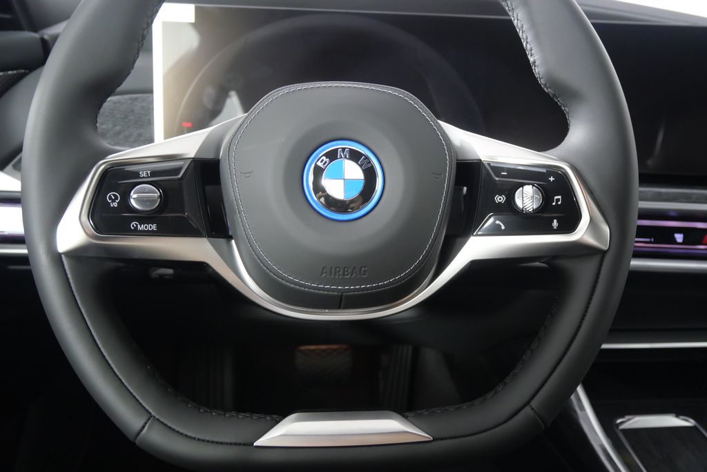 Thumbnail: 2025 BMW i7 - 19