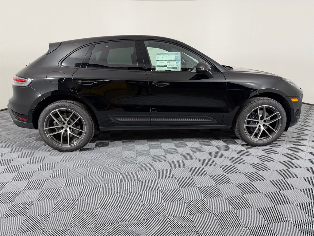Thumbnail: 2026 Porsche Macan - 11