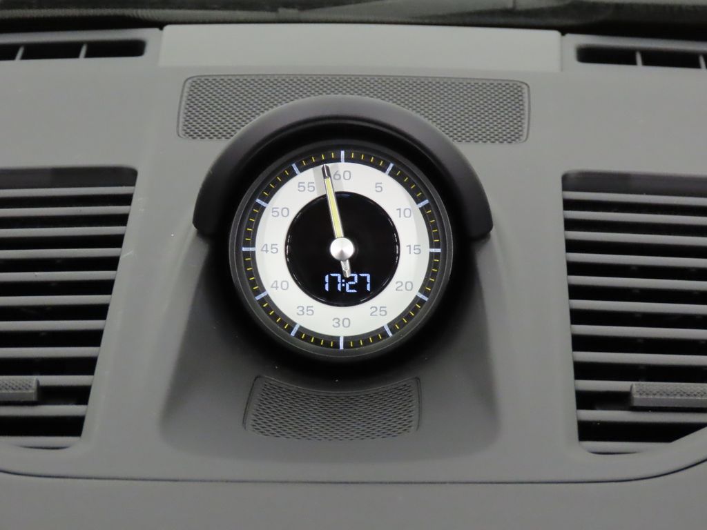 Thumbnail: 2023 Porsche 911 - 26