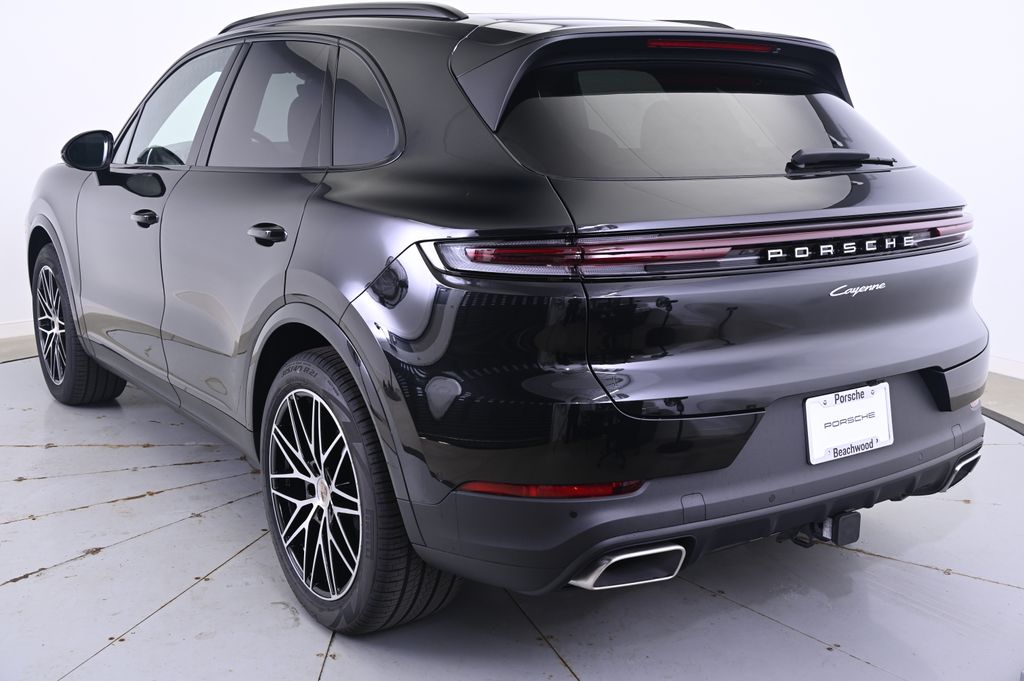 Thumbnail: 2025 Porsche Cayenne - 3